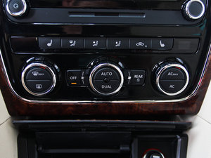 20112.0TSI DSG {(dio){(dio)(ji)