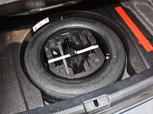 2011款2.0TSI DSG至尊版 备胎