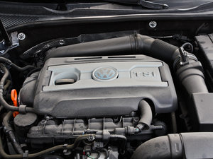 2011款2.0TSI DSG至尊版 发动机
