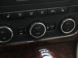 20112.0TSI DSG п؅^