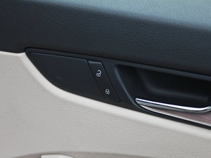 20112.0TSI DSG п؅^