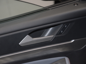2025款凌渡L 280TSI DSG炫辣版 中控区