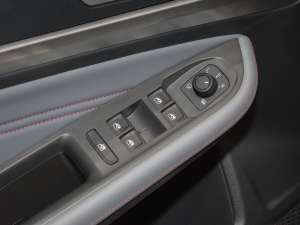 2025款凌渡L 280TSI DSG炫辣版 中控区