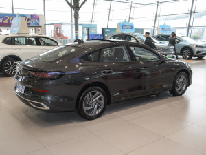 2025款凌渡L 280TSI DSG炫辣版 整体外观