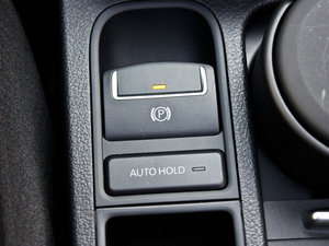 2010款2.0TSI 自动四驱菁英版 驻车制动器