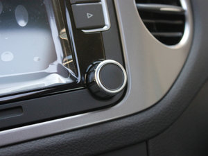 2010款2.0TSI 自动四驱菁英版 中控区