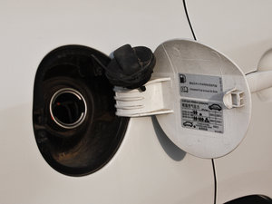 2012款2.0TSI 自动四驱旗舰版 油箱盖