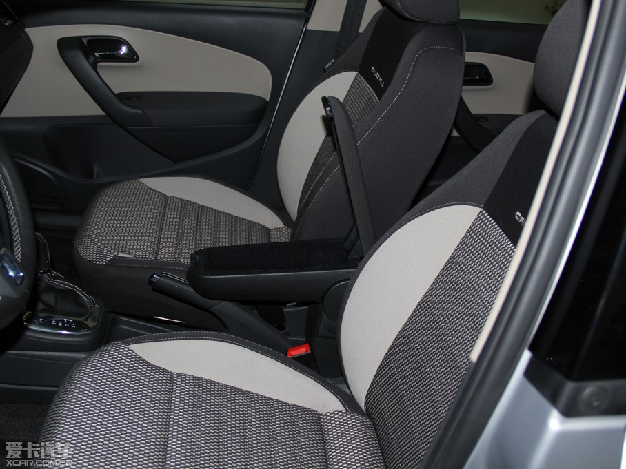 2012Cross Polo 1.6L Ԅ