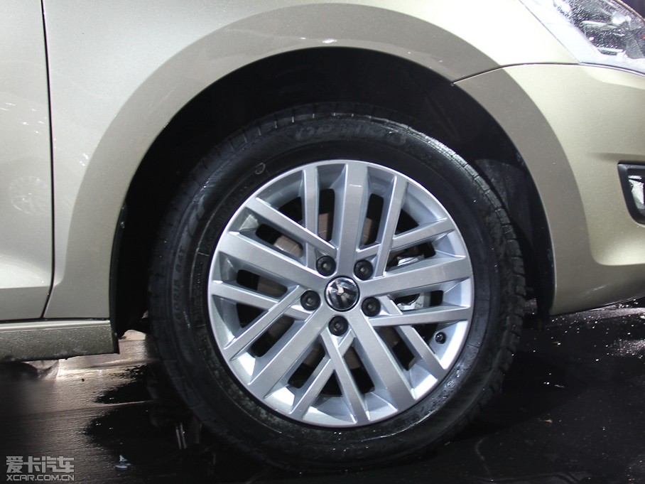 2013ɣ{ 1.6L Ԅ(dng)A