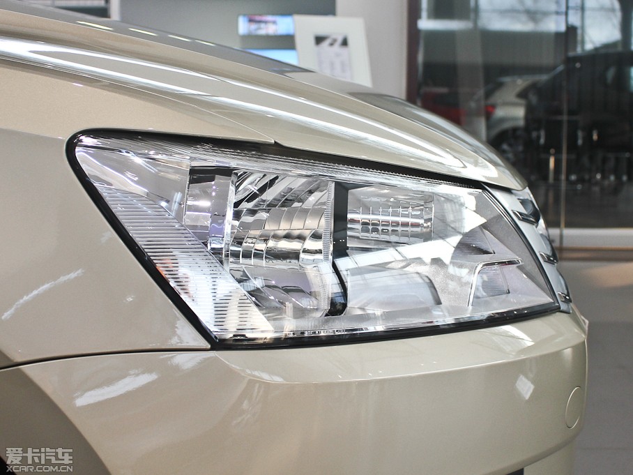 2013ɣ{ 1.6L Ԅ(dng)A