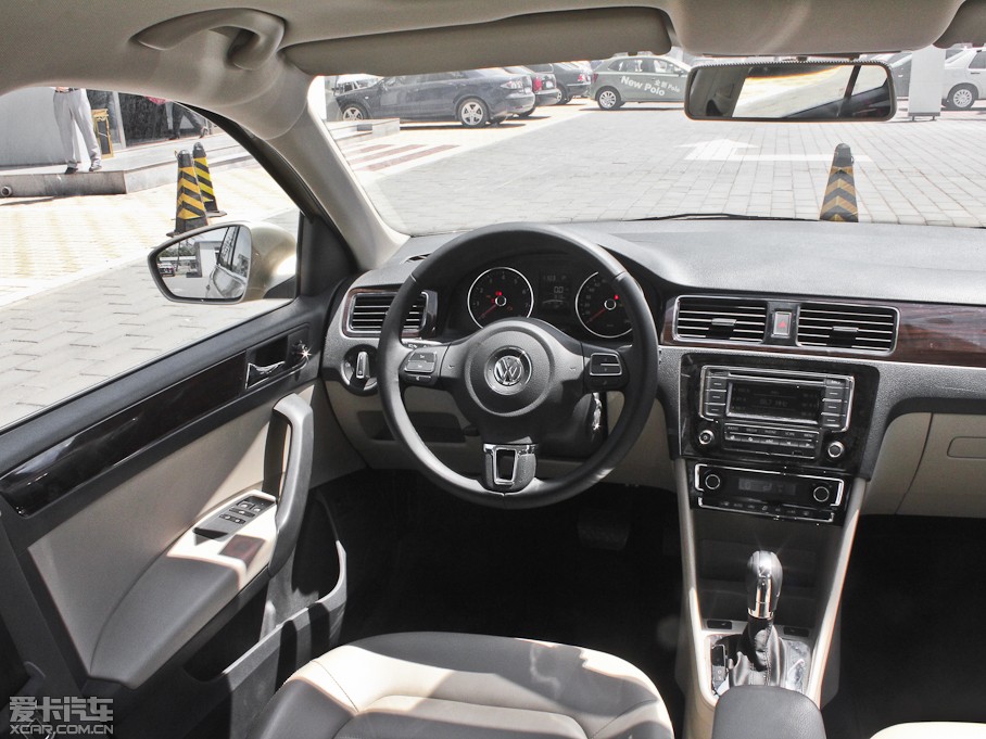 2013ɣ{ 1.6L Ԅ(dng)A