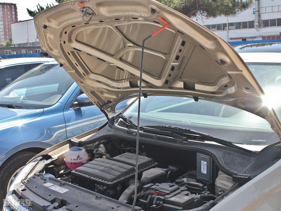 2013ɣ{ 1.6L Ԅ(dng)A