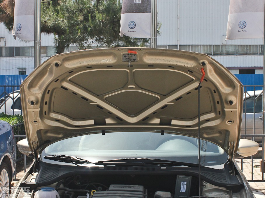 2013ɣ{ 1.6L Ԅ(dng)A