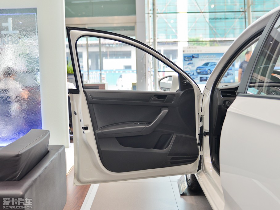 2013ɣ{ 1.6L Ԅ(dng)L(fng)а