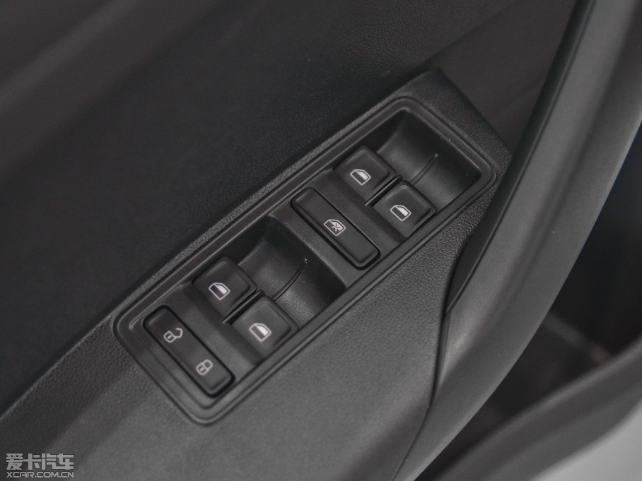 2013ɣ{ 1.6L Ԅ(dng)L(fng)а