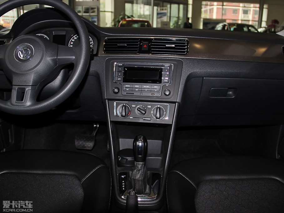 2013ɣ{ 1.6L Ԅ(dng)m