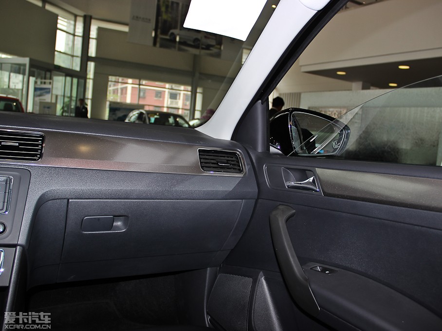 2013ɣ{ 1.6L Ԅ(dng)m