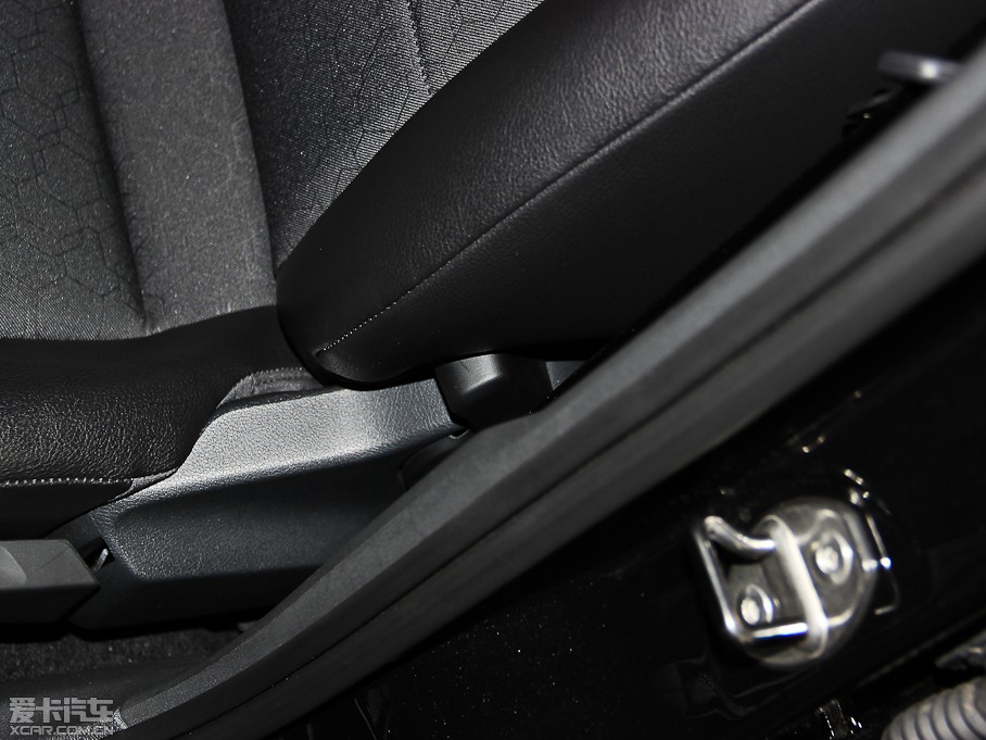 2013ɣ{ 1.6L Ԅ(dng)m