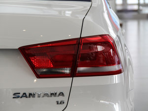 2013款1.6L 手动风尚版 尾灯