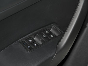 2013款1.6L 手动风尚版 主驾车窗控制区	