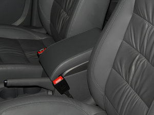 2013款1.4T 自动舒适版 5座 中央扶手箱