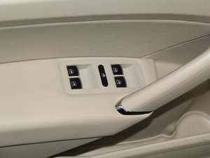 20132.0TSI DSG {܇ƅ^(q)	