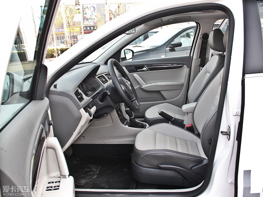 2013݃Ɏ 1.4TSI DSGA