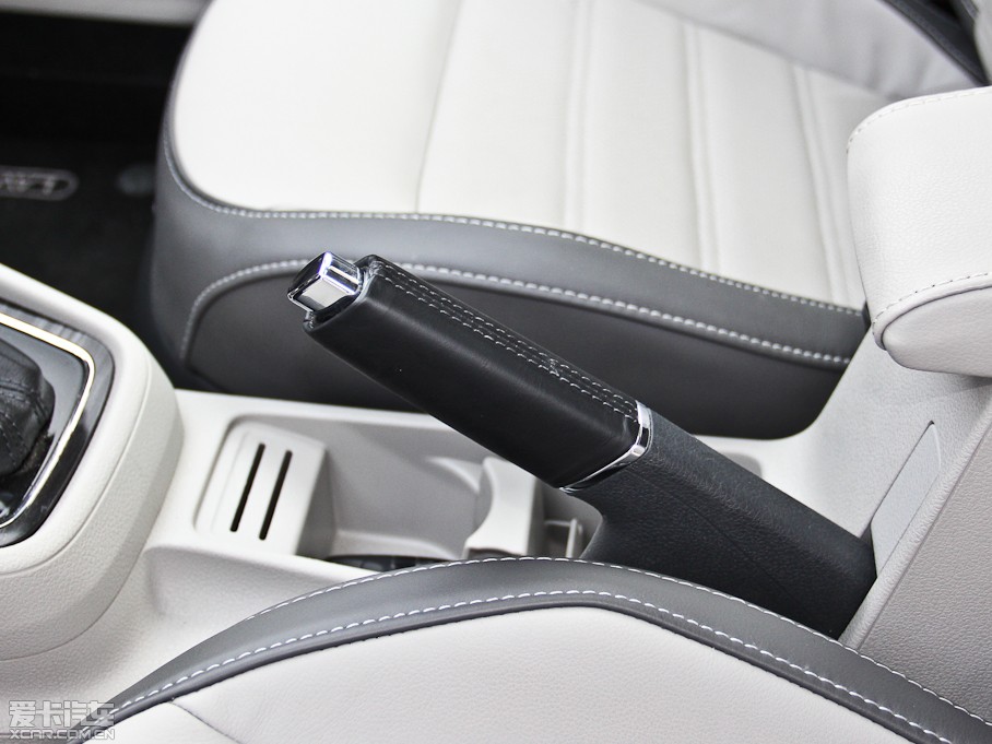 2013݃Ɏ 1.4TSI DSGA