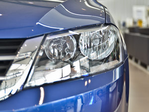 2013款1.4TSI DSG舒适版 大灯
