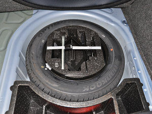 2013款1.4TSI DSG舒适版 备胎