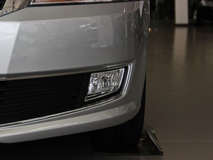 2013款1.4TSI DSG豪华版 前雾灯