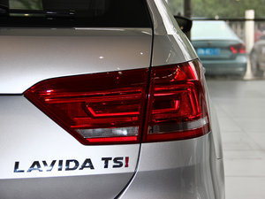 2013款1.4TSI DSG豪华版 尾灯