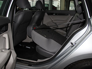 2013款1.4TSI DSG豪华版 后排座椅放倒