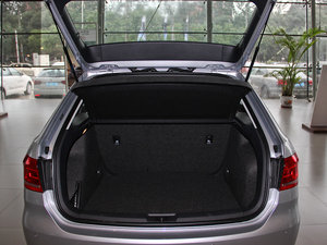 2013款1.4TSI DSG豪华版 行李厢空间