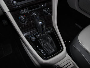 2013款1.4TSI DSG豪华版 换挡杆
