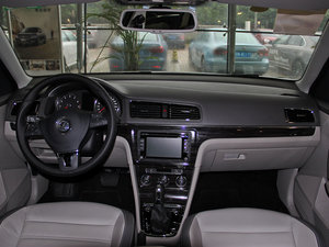 2013款1.4TSI DSG豪华版 内饰全景