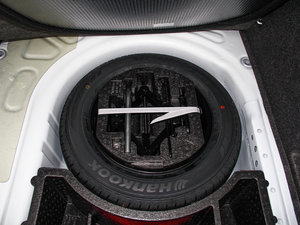 2013款1.6L 自动舒适版 备胎