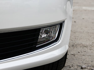 2013款1.6L 自动舒适版 前雾灯