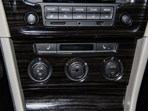 2013款1.4TSI 手动豪华版 空调调节