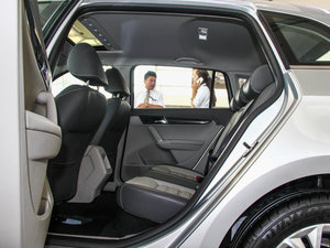 2013款1.4TSI 手动豪华版 后排空间