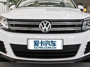 2013款1.8TSI 自动两驱豪华版 中网