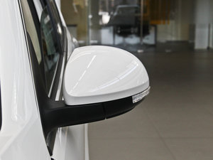 2013款1.8TSI 自动两驱豪华版 后视镜