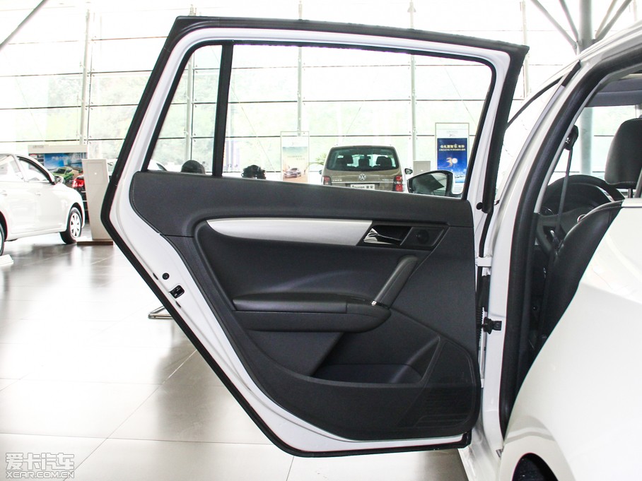 2014݃Ɏ 1.4TSI 30o(j)