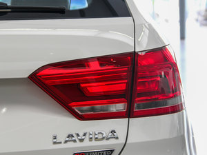 2014款1.4TSI 30周年纪念版 尾灯