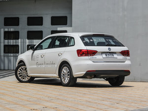 2014款1.6L 自动运动版 左后45度
