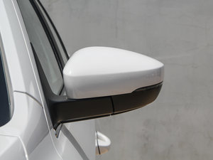 2014款1.6L 自动运动版 后视镜