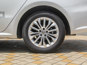 2014款1.6L 自动运动版 轮圈