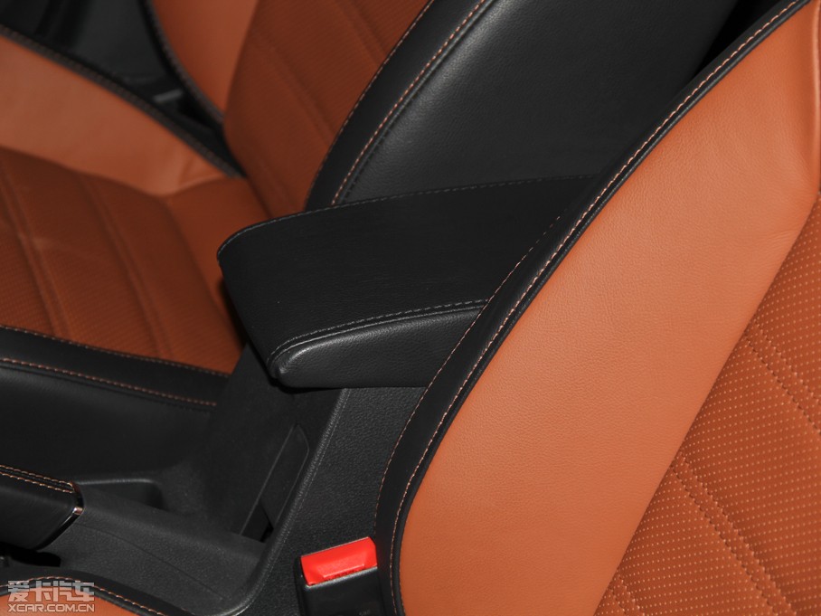 2014������ 1.4TSI DSG �\�Ӱ�