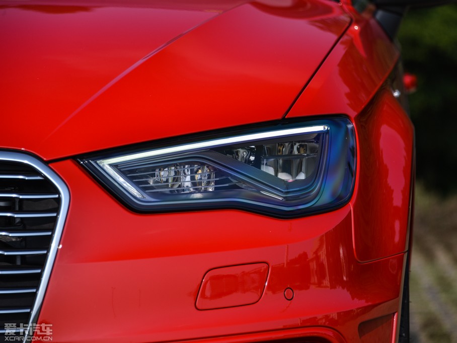 2015WA3 e-tron Sportback e-tron \Ӱ