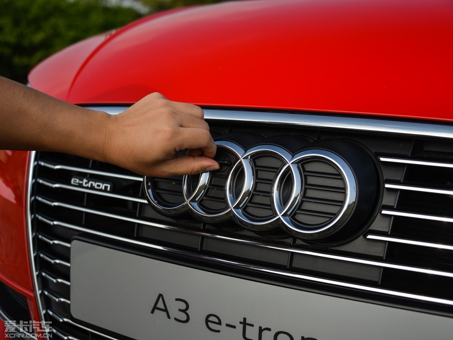 2015WA3 e-tron Sportback e-tron \Ӱ